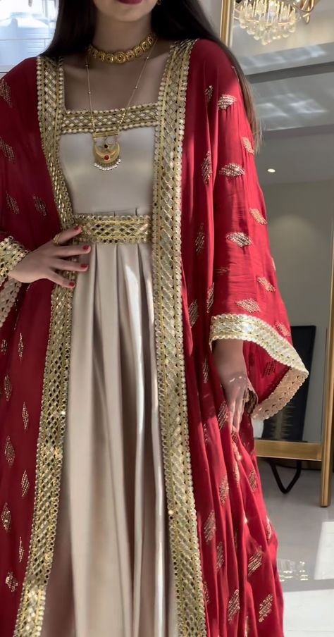 Desi Fashion Casual, Pakistani Fancy Dresses, Fancy Dresses Long, Mode Abaya, Moroccan Dress, Elegant Dresses Classy, Designer Dresses Casual, Quick Outfits, Arab Fashion