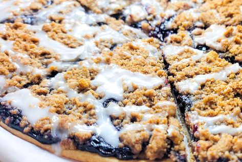 Pizza Ranch Dessert Pizza Recipe, Desert Pizza Recipes, Cherry Dessert Pizza, Blueberry Dessert Pizza, Blueberry Pizza, Berry Pizza, Dessert Pizza Recipe, Pizza Ranch, Dessert Pizza Recipes