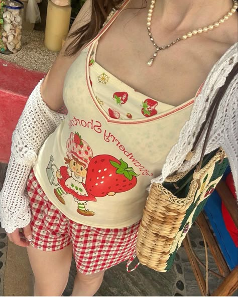 Strawberry Shortcake Outfits, Strawberry Outfit, Mode Inspo, Really Cute Outfits, Dream Clothes, Strawberry Shortcake, Aesthetic Clothes, Strawberries, Pretty Outfits