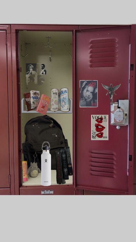 School Lockers Aesthetic, School Locker Aesthetic, Locker Aesthetic, School Locker, Aesthetic School, School Lockers, Donna Tartt, Prep School, Vogue Fashion