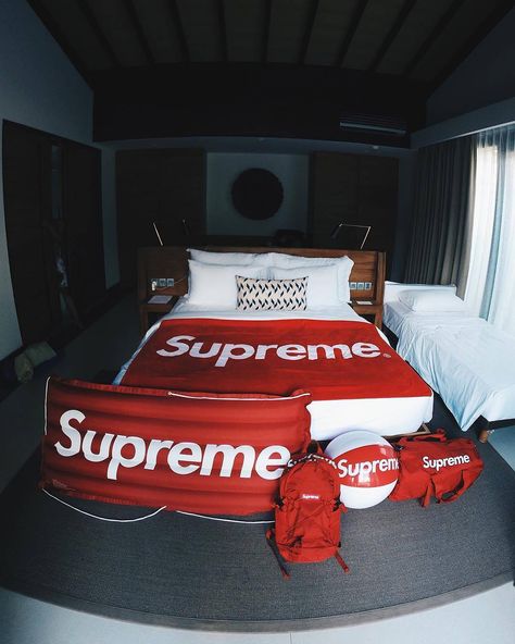 Get the latest news and follow the day-to-day of the HYPEBEAST team. For even more behind-the-scenes content, follow our Snapchat: hypebeast Supreme Bedroom, Hype Room, Hypebeast Bedroom, Bonus Room Decorating, Room Decor For Men, Mens Room Decor, Sneakerhead Room, Supreme Clothing, Hypebeast Room