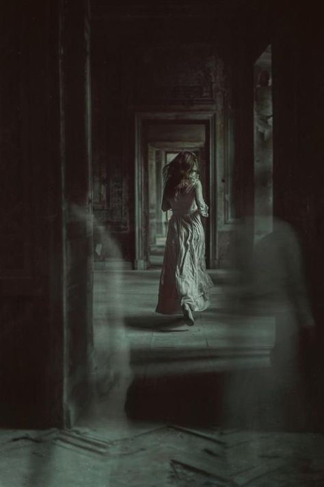 House Of Salt And Sorrows, Haunting Photography, Imagenes Dark, غلاف الكتاب, Haunting Photos, Light And Darkness, Behind Closed Doors, Fantasy Photography, Spooky Scary