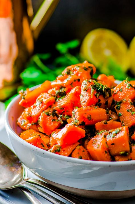 The Best Moroccan Carrot Salad May I Have That Recipe? Carrot Coins, Moroccan Carrot, Moroccan Carrot Salad, Moroccan Carrots, Moroccan Salad, Carrot Salad Recipes, Cucumber Avocado Salad, Moroccan Dishes, French Kids