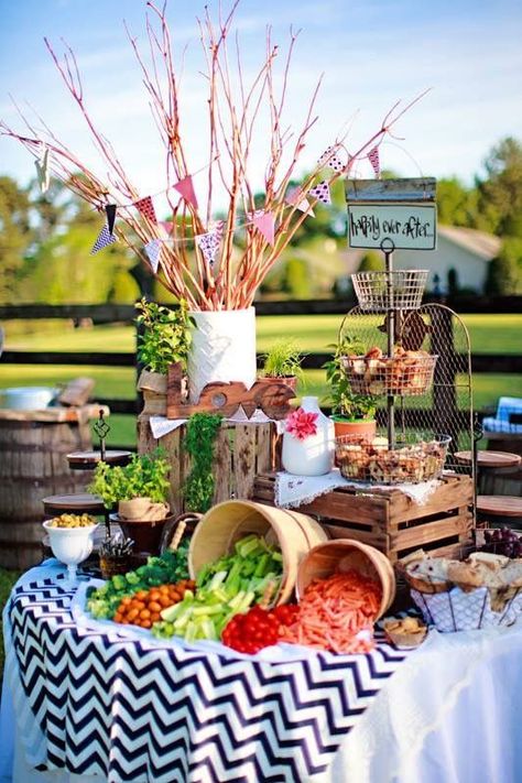 Veggie Display, Buffet Presentation, Platter Display, Catering Food Displays, Backyard Graduation Party, Deco Buffet, Child Nutrition, Kids Juice, Cheese Trays