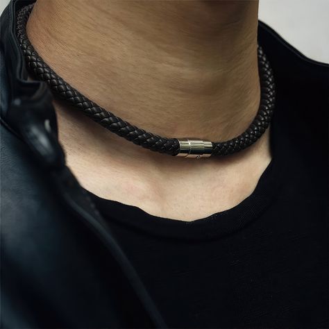 Genuine leather braided choker necklace for men. Available in 6 lengths and 3 widths. There's one to suit you! Wear it as a choker, a necklace, hang a pendant from it or even wrap it several times around your wrist, depending on the length you choose. Materials: Leather & stainless steel Necklace widths: 4mm, 6mm, 8mm / 0.16", 0.23", 0.31". Necklace lengths: 35cm, 40cm, 45cm, 50cm, 55cm, 60cm / 14", 16", 18", 20", 22", 24". Necklace length chart Mens Choker Necklace, Men Choker, Choker Necklace Black, Mens Leather Necklace, Braided Leather Necklace, Male Jewelry, Diamond Accessories, Bracelet Viking, Band Necklace