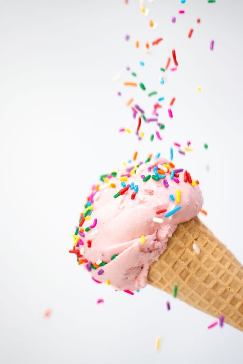 Sprinkles Aesthetic, Aesthetic Ice Cream, Home Made Ice Cream, Cafe Ice Cream, Cream Photography, Dessert Logo, Ice Cream Novelties, Ice Cream Logo, Ice Cream Photography