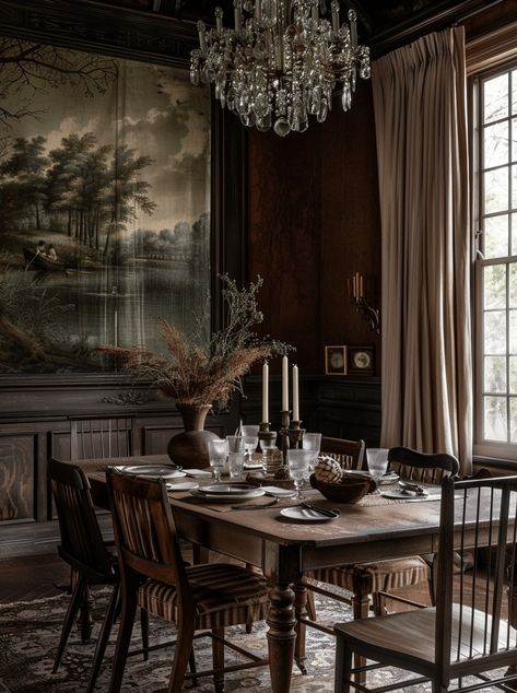 1910 Dining Room, English Style Dining Room, Lounge Dining Room Ideas, Dining Rooms With Wallpaper, Dark Moody Dining Room, Cozy Moody Living Room, Dark Academia Dining Room, Vintage Modern Dining Room, Goth Dining Room