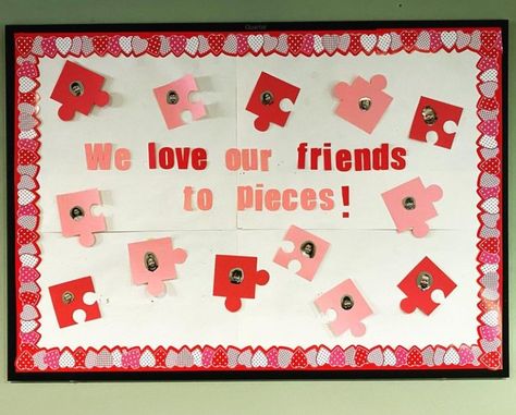 Valentine Bulletin Board Ideas, Valentines Classroom Decorations, Valentines Door Decorations Classroom, Valentine Bulletin Board, Valentines Classroom Door, Toddler Bulletin Boards, School Board Ideas, Preschool Valentines Activities, February Bulletin Boards