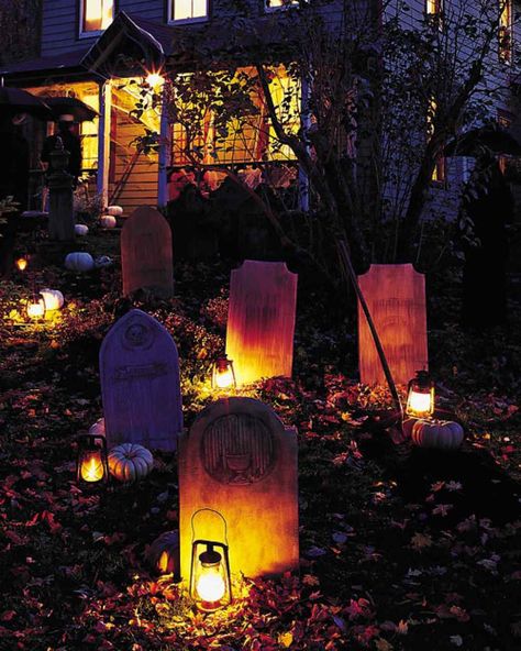 Tombstone Yard Halloween Decorations | Martha Stewart Front Yard Halloween Decorations, Fall Yard Decor, Dekorasi Halloween, Halloween Diy Outdoor, Halloween Outside, Halloween Decorations Diy, Image Halloween, Outdoor Halloween Decorations, Halloween Graveyard