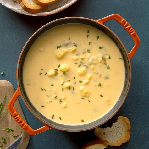 Cream of Cauliflower Soup Christmas Cauliflower, Cream Of Cauliflower Soup Recipe, Cream Of Cauliflower Soup, Cream Of Cauliflower, Cheesy Cauliflower Soup, Creamy Soup Recipes, Frozen Cauliflower, Potato Soup Easy, Cauliflower Soup Recipes