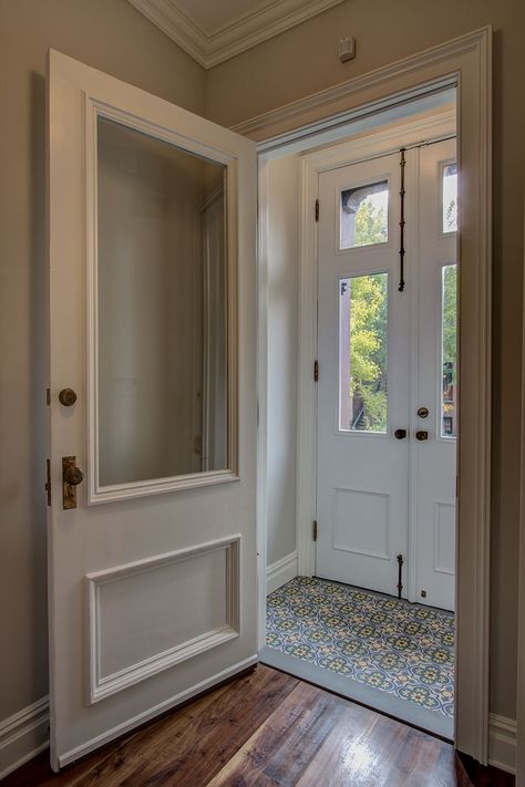 Dream Foyer, Foyer Tile Ideas, Traditional Entry, Display Visual Merchandising, Vstupná Hala, Bedroom Organisation, Square House, Entryway Tile, Cement Tile Shop