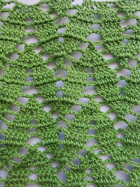 11 Crochet Stitches That Look Like Leaves - Crochet Leaf Patterns, Back Post Double Crochet, Simple Leaf, Crochet Leaves, Puff Stitch, Crochet Tutorials, Oak Leaf, Zig Zag Pattern, Beautiful Crochet