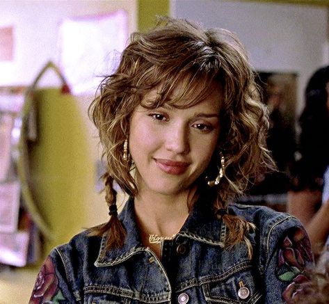 Honey 2003, 00s Hair, Jessica Alba Hair, 2000s Hairstyles, Hair Movie, Vibrant Fashion, Iconic Looks, Beautiful Curly Hair, Honey Hair