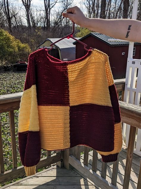 Color Block Sweater Pattern Review - Critter Crochet Crochet Block Sweater Pattern Free, Crochet Block Sweater, Two Color Crochet Sweater, Color Block Crochet Sweater, Color Block Sweater Pattern, Crochet Blocks, Crochet Design, Sweater Crochet Pattern, Beautiful Sweater