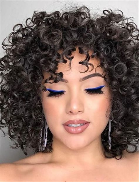 Round Short Curly Haircut, Fine 3b Curly Haircut, Short Curly Hair For Plus Size Women, Short Curly Hair Volume, Short Curly Hairstyles Round Face, Curly Round Haircut, Short 3c Curly Hairstyles, Rounded Curly Haircut, Short Curly Hair Cuts For Women