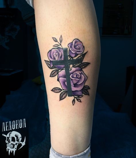 Purple Rose Memorial Tattoo, Tattoo With Roses, Purple Rose Tattoo, Purple Flower Tattoos, Violet Roses, Purple Rose Tattoos, Green Tattoos, Christian Tattoo, Shade Roses