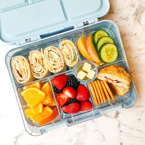 Compartment Lunch Box Ideas, Yumbox Lunch Ideas Kids, Kids Packed Lunch Ideas Uk, Cute Lunch Box Ideas, Lunchbox Bakes, Yumbox Lunch Ideas, Lunchbox Photography, Lunch Box Photography, Kids Lunch Box Ideas Schools