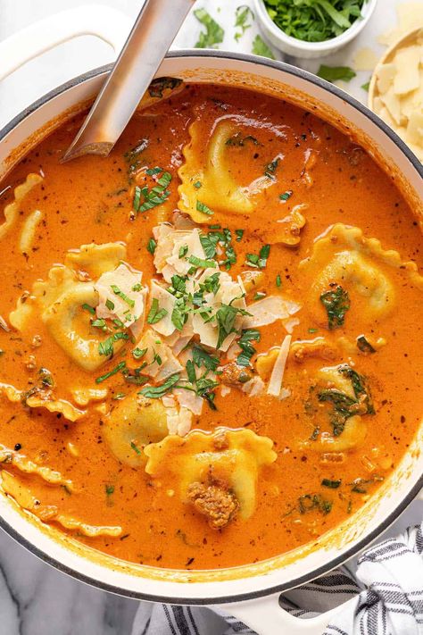 Easy One Pot Ravioli Soup - Midwest Foodie Ravioli Soup Recipe, Spinach Artichoke Bread, Baked Feta Dip, Cheesy Ravioli, 30 Minute Meals Chicken, Artichoke Bread, Pot Pie Soup Recipe, Creamy Sausage Pasta, Ravioli Soup