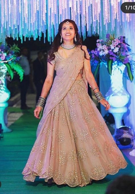 Jwellery Idea For Lehenga, Light Colour Lehenga For Engagement, Crop Top Lehenga For Engagement, Lehangas For Reception South Indian, Lehanga Designs Latest For Wedding South Indian, Lehangas For Engagement, Lehangas For Reception, Engagement Lehangas, Reception Lehenga Bridal Indian