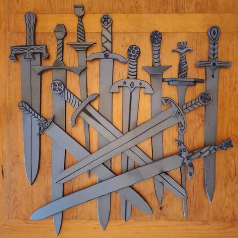 Foam Swords Diy, Maze Layout, Foam Swords, Viking Armor, Pretty Knives, Mask Ideas, Cosplay Armor, Cardboard Art, Felt Pattern