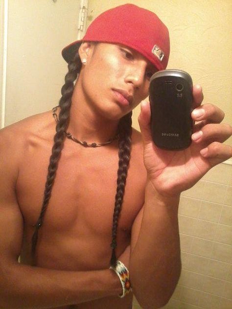 Native American men are the best looking :) Grandmother Spider, Native Son, Native American Warrior, Native American Men, American Guy, American Men, Mens Braids, Strange Things, Native American History