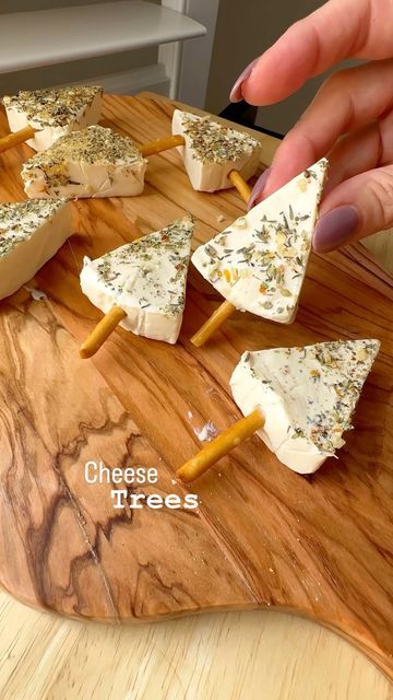 Cheese Trees, 21 Seasoning Salute, Christmas Cheese Tree, Cheese Tree, The Laughing Cow, Laughing Cow Cheese, Cheese Slice, Christmas Cheese, Cow Cheese