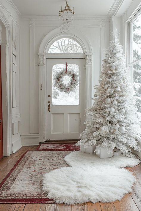 Winter Wonderland Christmas Party, White Christmas Decorations, White Christmas Decor Ideas, White Christmas Tree Decorations, Cozy Christmas Decor, Christmas Decor Inspiration, A White Christmas, Christmas Tree Inspiration, Winter Wonderland Christmas