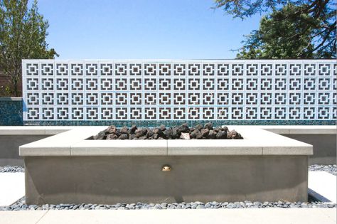 Fire pit design Mid Century Architecture 1960s, Palm Springs Backyard, Terrace Wall, Ranch Renovation, Porch Inspiration, Breeze Block Wall, Wall Style, Cement Blocks, Breeze Blocks