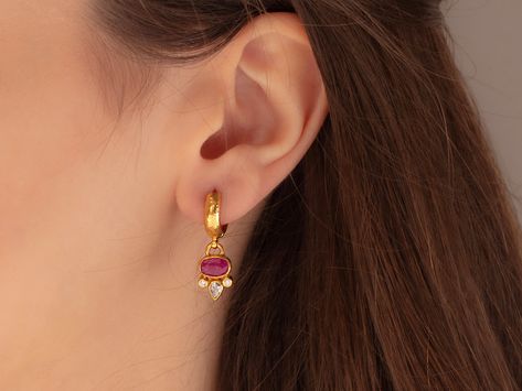 Indian Gold Earrings Studs, Gold Drop Earrings Indian, Indian Gold Earrings Small, Daily Gold Earrings, Earings Design Gold Daily, Ear Rings Models Gold, Rajputi Jewellery Earing, Gold Ear Rings Designs Daily Wear, One Stone Earrings Gold