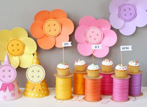 Cute as a button Sewing Birthday Party Decorations, Sewing Party Ideas, Sewing Party Decorations, Cute As A Button Baby Shower Ideas, Sewing Theme Party, Sewing Birthday Party, Lalaloopsy Birthday, Lala Loopsy, Spring Party Decorations