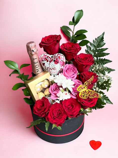 Valentine Gifts With Flowers, Birthday Arrangements Gift Ideas, Valentines Roses Bouquet Ideas, Valentine Gifts Flowers, Valentines Arrangements, Wine Gift Box Ideas, Alcohol Gift Baskets, Valentine Flower Arrangements, General Gift Ideas