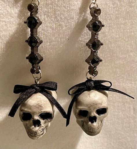 This Dangle & Drop Earrings item by SoMoArtDesigns has 8 favorites from Etsy shoppers. Ships from United Kingdom. Listed on May 25, 2024 Cute Gothic Accessories, Goth Silver Jewelry, Goth Prom Accessories, Goth Earrings Aesthetic, Goth Earrings Diy, Goth Sculpture, Goth Accessories Jewellery, Sculpture David, Goth Jewellery