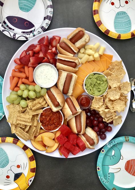 Hot Dog Lunch, Hot Dog Board, Hot Dog Tray, Everly Rose, Pool Snacks, Lunch Tray, Snack Boards, Food Boards, Twins Birthday