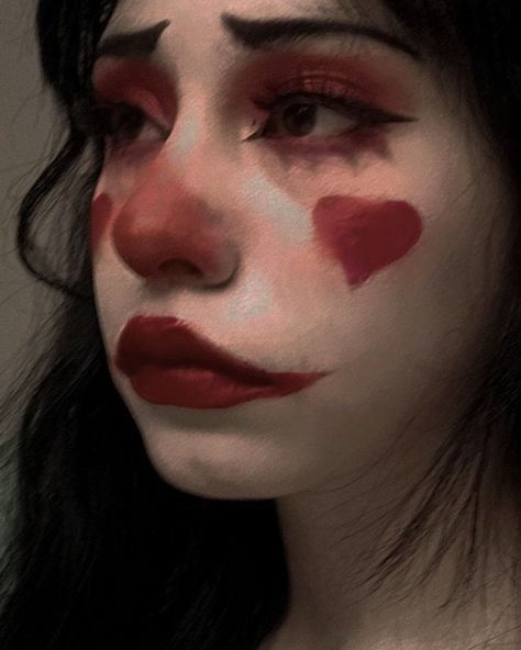 Heart red clown makeup Cute Clown Makeup, Halloween Makeup Clown, Halloweenský Makeup, Holloween Makeup, Funky Makeup, Most Paused Movie Scenes, Siluete Umane, Halloween Makeup Inspiration, Swag Makeup