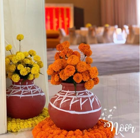 Photo By With Love Noor - Decor Haldi Decor Ideas, Home Flower Decor, Haldi Decor, Janmashtami Decoration, Diwali Decoration Items, Diwali Decorations At Home, Housewarming Decorations, Diy Diwali Decorations, Desi Wedding Decor