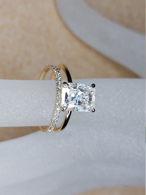 Dainty Diamond Engagement Rings, Moissanite Bridal Ring Sets, Wedding Ring 2 Carat, Radiant Engagement Ring Sets, Radiant Bridal Set, Moisannite Wedding Rings, Rectangle Wedding Ring Set, Crushed Ice Radiant Engagement Ring, Wedding Ring Sets Radiant Cut