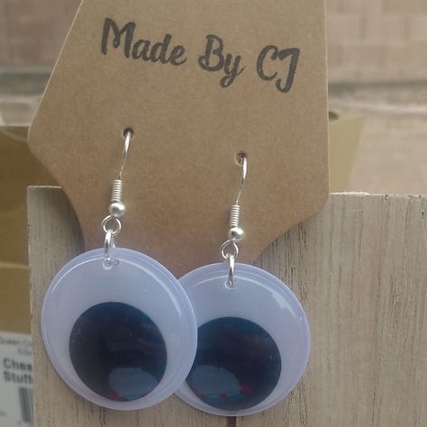 Show Off Your Silly Side With These Wacky Googly Eye Earrings! They Are Lightweight, Genuine Oversized Googly Eyes(Yes They Can Wiggle!) With Stamped Silver Findings. Rubber Back So No Pinching! Quirky Earrings Diy, Weird Amazon Finds, Weirdcore Jewelry, Weirdcore Accessories, Wacky Earrings, Silly Earrings, Earrings Weird, Creepy Earrings, Awesome Earrings