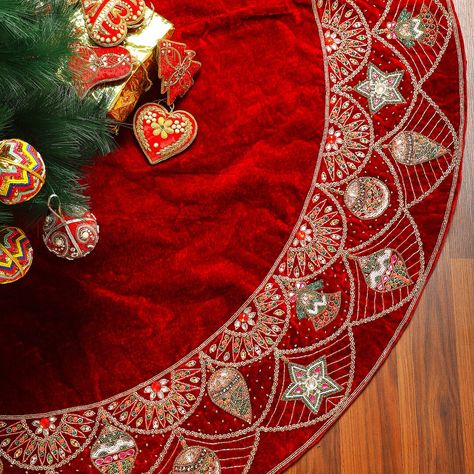 Nakshi Embroidery, Red Velvet Christmas Tree, Velvet Christmas Tree, Red Christmas Tree Skirt, Mantle Scarf, Red Velvet Christmas, Heirloom Christmas, Floral Christmas Tree, Tree Material