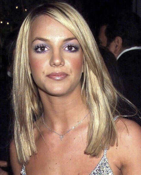 Old Makeup Looks 90s, 2010 Makeup Looks, 2000 Makeup Look, 90s Make Up Look, 2005 Makeup, 2006 Makeup, Early 2000s Makeup Trends, 2000s Makeup Trends, Cheerleader Makeup