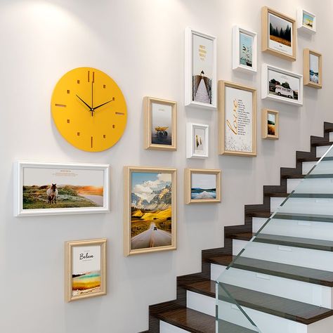 Photo Wall Ideas Corridor, Staircase Decor Ideas Wall, Stairs Wall Decor Ideas, Stairs Wall Decor, Stairs Wall Design, Wall Staircase, Stair Wall Decor, Staircase Decor Ideas, Wall Hanging Photo Frames