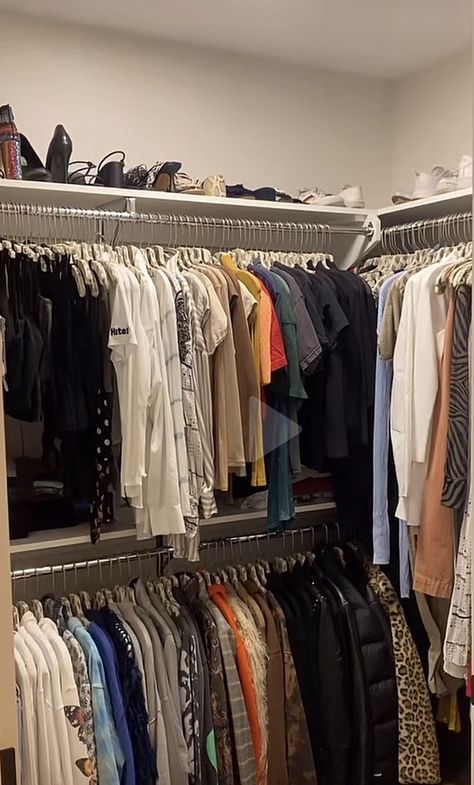 Big Wardrobe Aesthetic, Big Closet Aesthetic, Clothes Storage Without A Closet, Dope Rooms, Functional Closet, Ideas Armario, Closet Full Of Clothes, Girls Outwear, Dream Closet Design