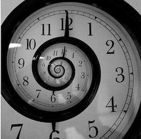 Is this proof that we are living in a parallel universe? Disney Kızları, Alice In Wonderland Clocks, Parallel Universe, Jules Verne, Ralph Waldo Emerson, Tick Tock, Foto Inspiration, Nouvel An, Time Travel