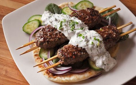 Grilled Beef Skewers, Beef Skewers Grill, Easy Kabobs, Ground Lamb Recipes, Lamb Kabobs, Lamb Kebabs, Beef Skewers, Kabob Recipes, Simple Meals