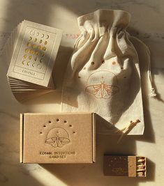 Matches Packaging, Subscription Box Packaging, Branding Design Ideas, Packaging Design Ideas, Gold Packaging, Card Packaging, Les Nereides, Oracle Tarot, Feuille D'or