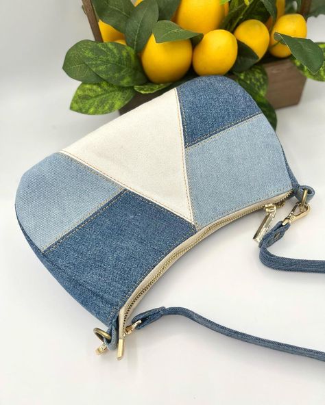 Jeans Bags Ideas Handbags, Jeans Bags Ideas, Denim Hobo Bag, Diy Bags Jeans, Tas Denim, Shoulder Bag Diy, Ankara Bags, Recycled Jeans Bag, Denim Handbag