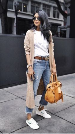 Cream Cardigan Outfit, Cardigan Street Style, Cardigan Outfit, Spring Trip, Stil Inspiration, Cardigan Outfits, Beige Cardigan, Casual Work Outfits, Looks Chic