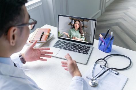 Photo asian doctors are telemedicine for... | Premium Photo #Freepik #photo #doctor-consultation #medical-consultation #online-doctor #doctor-computer Photo Doctor, Doctor Consultation, Medical Consultation, Online Doctor, Wedding People, Cityscape Photos, Flower Frame, Premium Photo, Food Animals