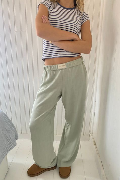 Sophia Pants – Studio Seven Designs Studio Seven, Casual Chique, Wide Trousers, Trouser Style, Casual Stripes, Outfit Combinations, Medan, Look Casual, Belleza Natural