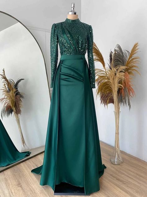 Sheath Formal Dress Evening Gown Red Green Dress Formal Sweep / Brush Train Long Sleeve Jewel Neck Satin with Pleats Ruched Sequin dress to impress 2024 2024 - $145.99 Green Dress Formal, Gown Christmas, Red Green Dress, Shine Dress, Azul Real, فستان سهرة, Dress Evening, Dress Formal, Christmas Red