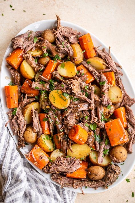 Venison Roast Recipe | How to Slow Cook Deer Roast (crockpot) Deer Roast Crockpot, Venison Roast Crockpot, Venison Recipes Crockpot, Slow Cooker Venison, Venison Roast, Slow Cooker Pot Roast, Deer Recipes, Deer Meat Recipes, Slow Cooker Roast